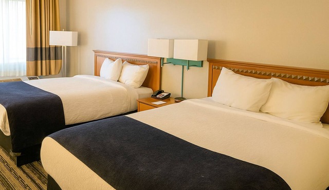 Two Double Beds near Navajo Nation Museum 3.9mi | Free Hot Breakfast & Sauna