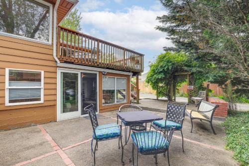 Unique Unit w/Patio & Grill in Portland Area!