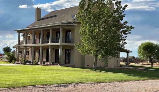 Updated Guest Suite in Southern Mansion-Style Home