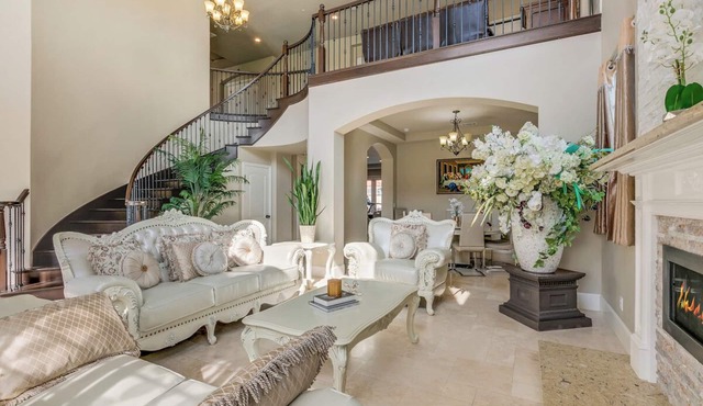 Upscale 4BR GardenGrove Retreat By Disneyland & The Beach
