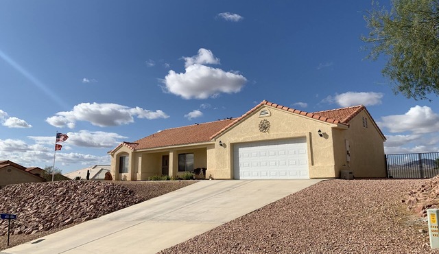 Vacation Home- Close to, Lake, River, Casino, and Desert Fun!