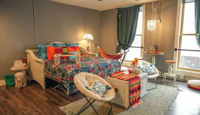 Vibrant 1BR Studio Flat - Downtown Bellefontaine