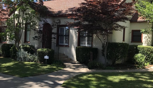 Vintner's Cottage One Block From Historic Downtown Lodi