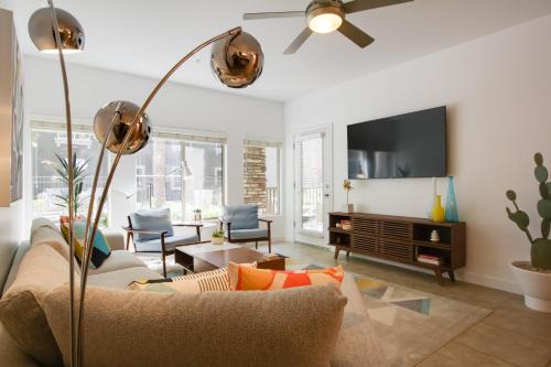 Walk to High St, Phoenix Gem w/Resort-Style Perks