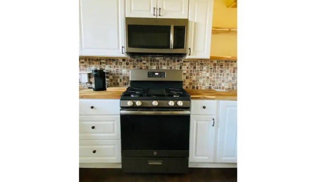 Walking Distance to Downtown