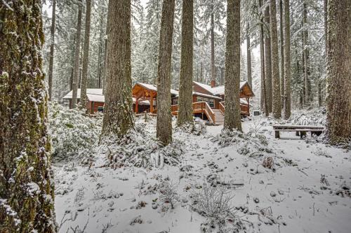 Wandering Woods - Meredith Lodging