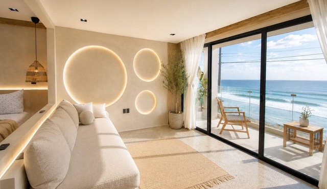 Water-front Luxury + King Bed w/AC