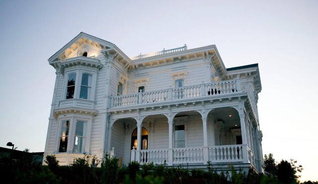 West Cliff Inn, A Four Sisters Inn
