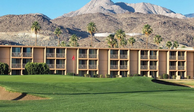 WorldMark Palm Springs Plaza & Spa Resort