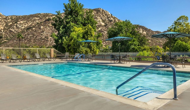 Your Home Away From Home! Four Comfortable Units, Pool, Onsite Game Room