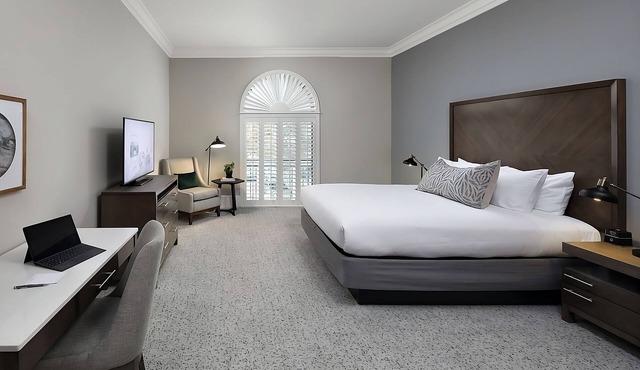 Your Relaxing Getaway Awaits! Pets Are Welcome, Free Parking!