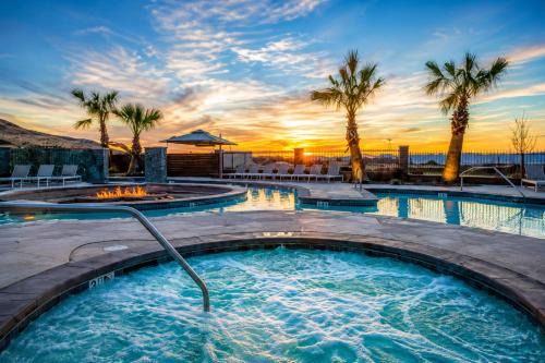 Zion Village PLAYcation 2 - Hot Tub - Pool - Lazy River - EV - Gym - Sleeps 21