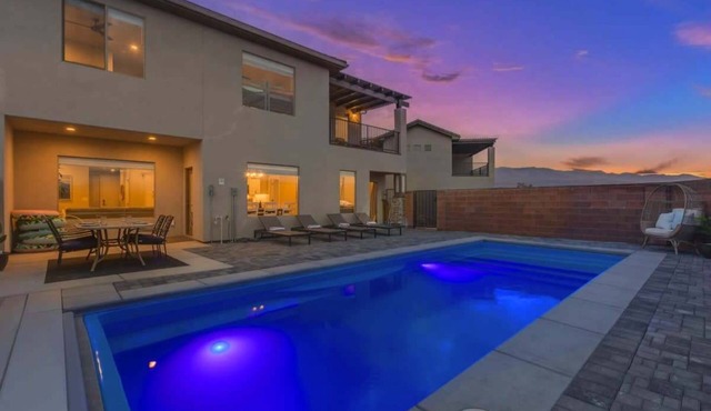 Zion Village Private Poolside Home