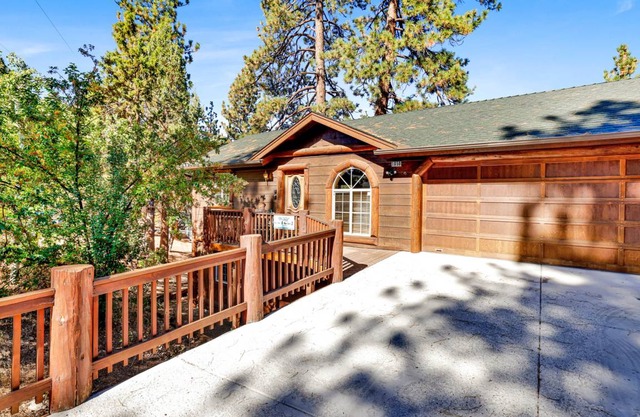 149 m² Cabin ∙ 3 bedrooms ∙ 8 guests