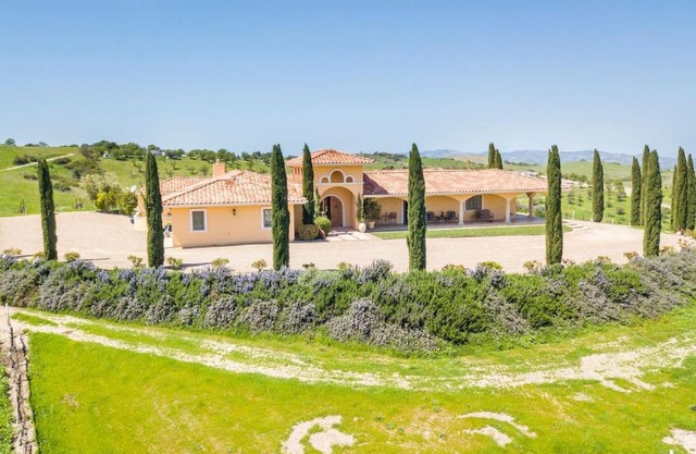 Aterno Estate & Vineyard, Main House & Guest House