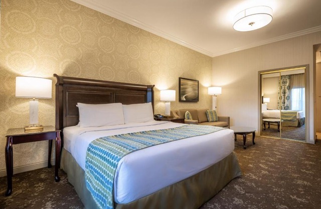 Ayres Hotel Seal Beach 