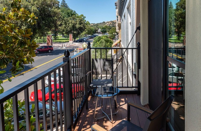 Balcony Overlooking Town Square in Downtown Paso Robles!