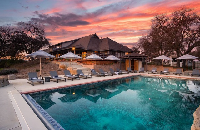 Cathedral by AvantStay Charming Secluded Estate w/ Sauna, Pool Table & Views of the Rolling Hills