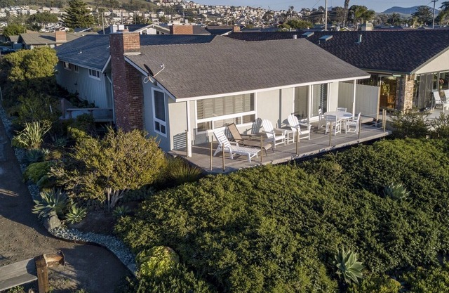 Fabulous Oceanfront Home!