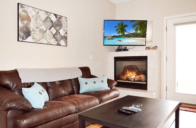 Fantastic Old Town Scottsdale Condo Single level 2bd