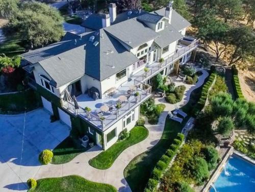 Ridge Manor 