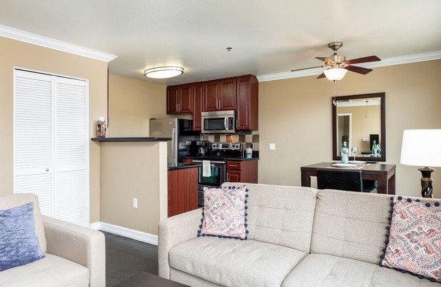 Little Italy 1BD suite good for longer stays