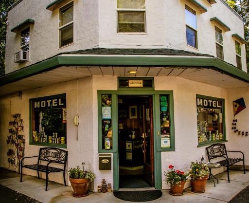 Outside Inn 