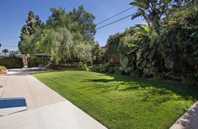 Retreat To The Center Of San Diego And Be Just Minutes From All!