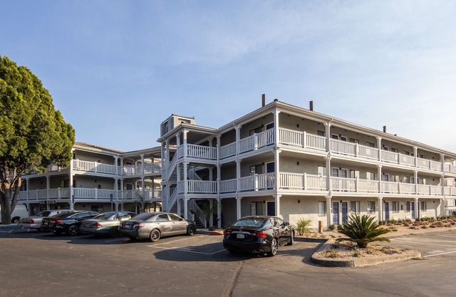 Surestay Hotel 