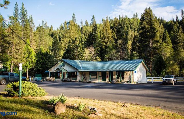 Yosemite Lakes Bunkhouse Cabin 34