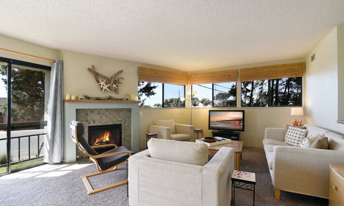 Cayucos House | 2 Blocks from the Sand! Pet-Friendly Cayucos Beach Escape