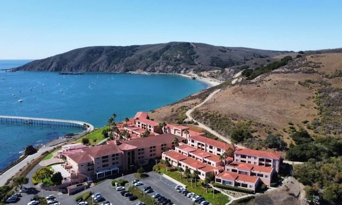 Avila Beach Condo | Avila Beach Calif OCEAN VIEW RESORT 2 BDR 'Lockoff' Suite with Balcony