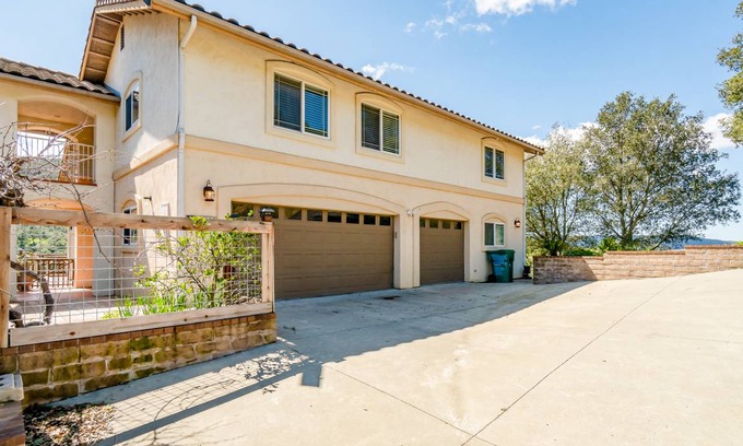 Atascadero House | House ∙ 4 bedrooms ∙ 9 guests