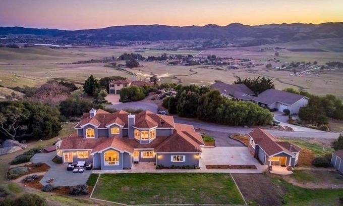 San Luis Obispo House | House ∙ 6 bedrooms ∙ 12 guests