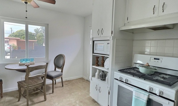 Shell Beach House | Sandy Toes Retreat a Shell Beach duplex - Min 30 night