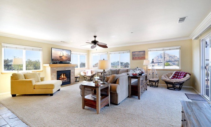 Morro Bay House | Spacious, Beautiful New Townhome Close to Downtown Morro Bay!