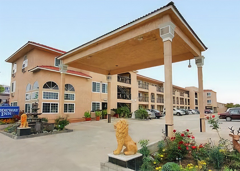 Cypress Hotel | Rodeway Inn Cypress