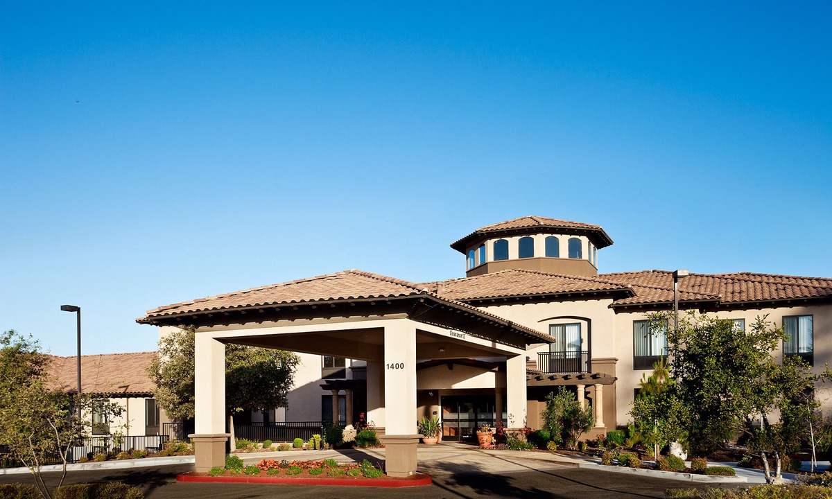 Arroyo Grande Hotel | Hampton Inn & Suites Arroyo Grande