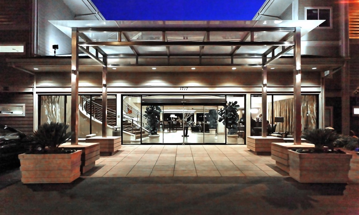 East Peralta Hotel | Best Western Plus Bayside Hotel