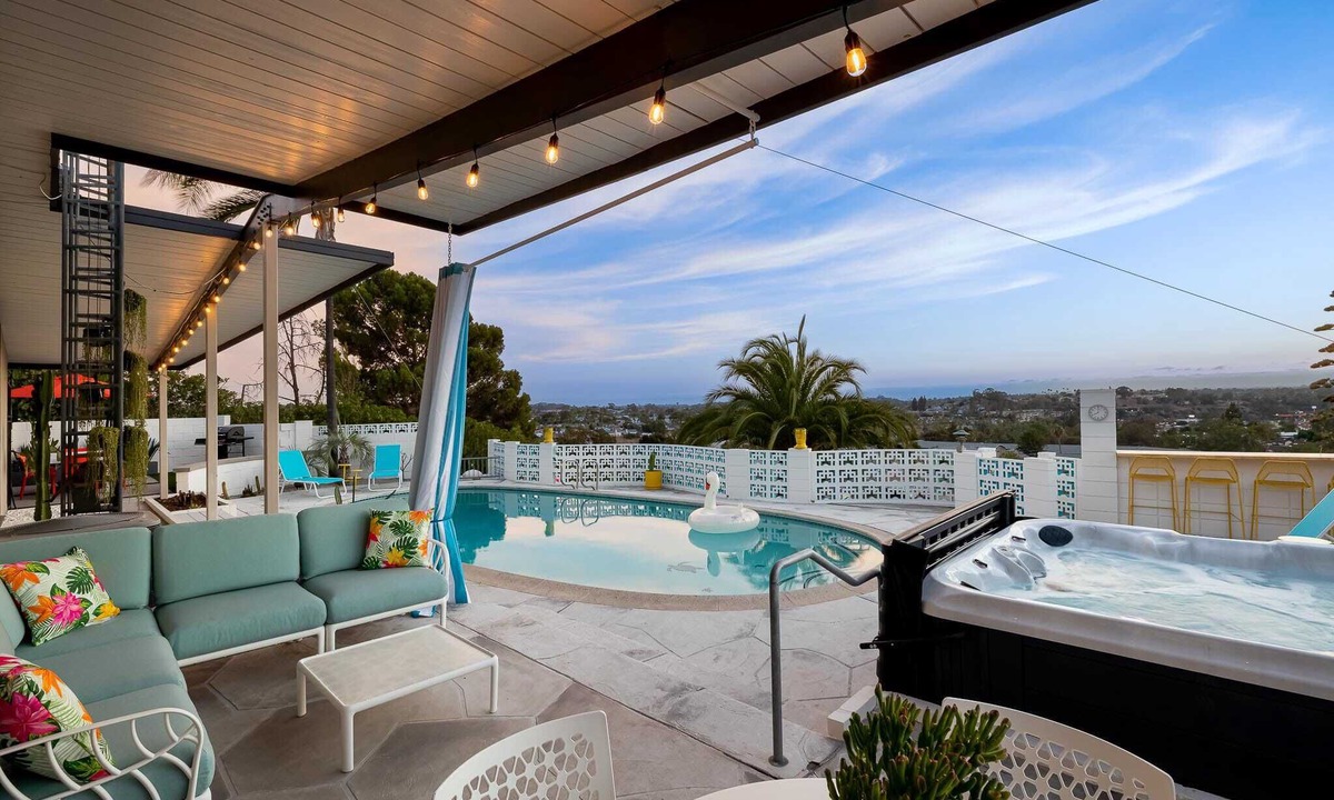 Lincoln Acres House | Chic Mid - Century Gem - Pool and Hot Tub Views