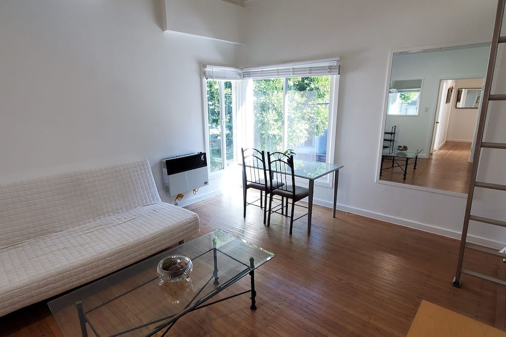 Western Addition Apartment | Loft Apt with high ceiling in the center of SF. Pet-Friendly!