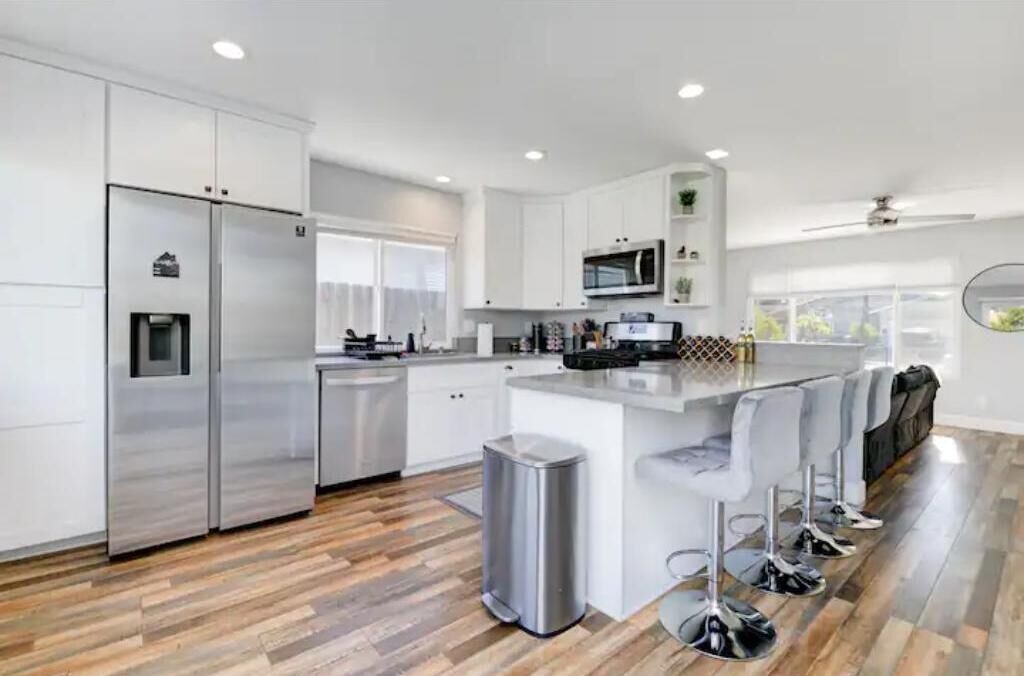 Mira Mesa House | Crisp Minimalist Haven
