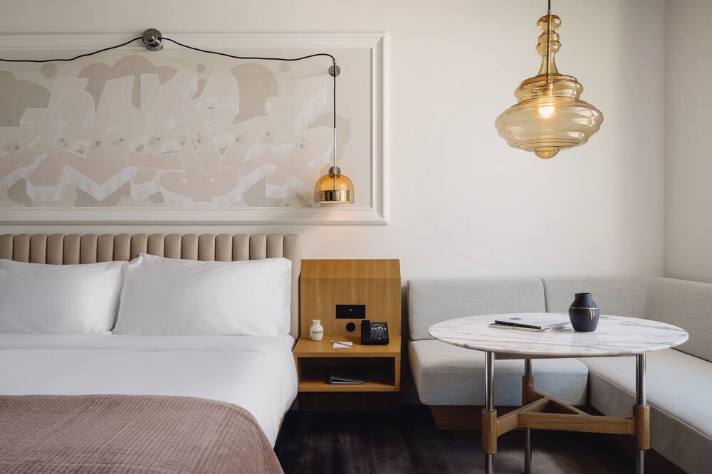 Tenderloin House | Explore The Best of San Francisco, Urban Haven Near Pier 39, Pets Are Allowed!