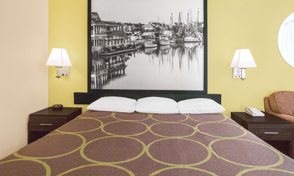 Sumter Hotel | Super 8 by Wyndham Sumter