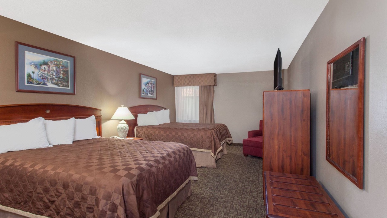 Photo of Bedroom in Raisin
