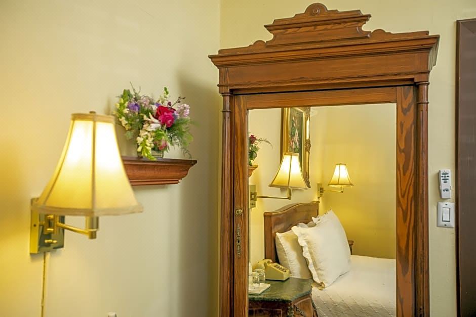 Photo of Bedroom in Telegraph Hill