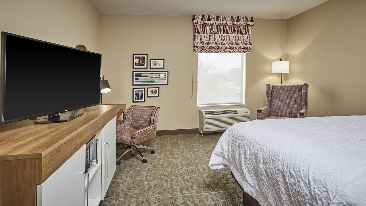 Photo of Bedroom in Roseburg