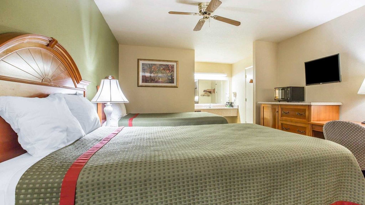 Photo of Bedroom in Delano