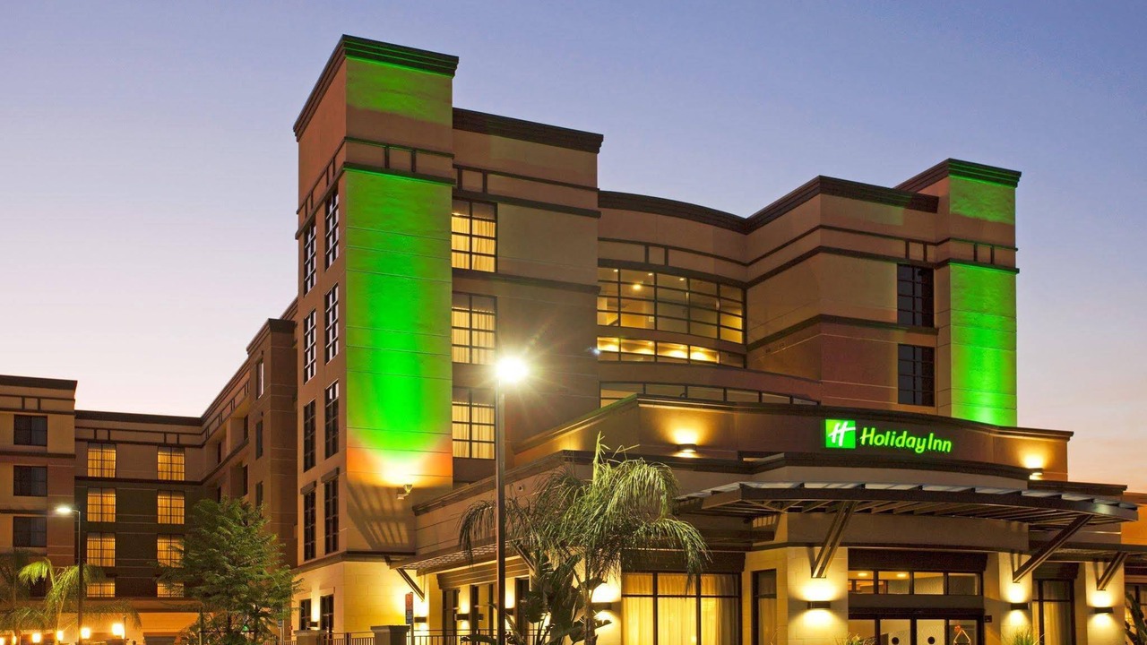 Photo of Buildings in Lake Forest
