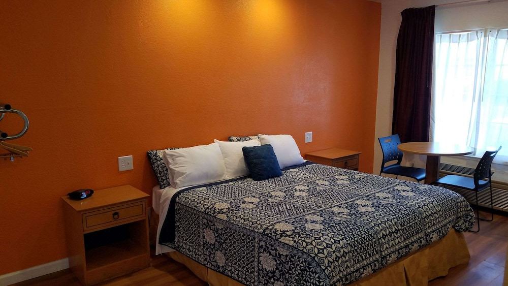 Photo of Bedroom in West Alameda